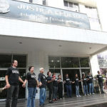 Oficiais de Justiça convivem com ameaças enquanto aguardam por ajuda da PM