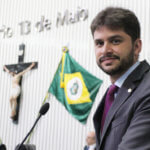 Categoria dos Oficiais de Justiça homenageia o deputado Guilherme Landim pelo seu aniversário